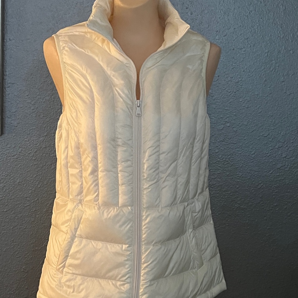 Be Inspired Women's Cream Puffer Vest